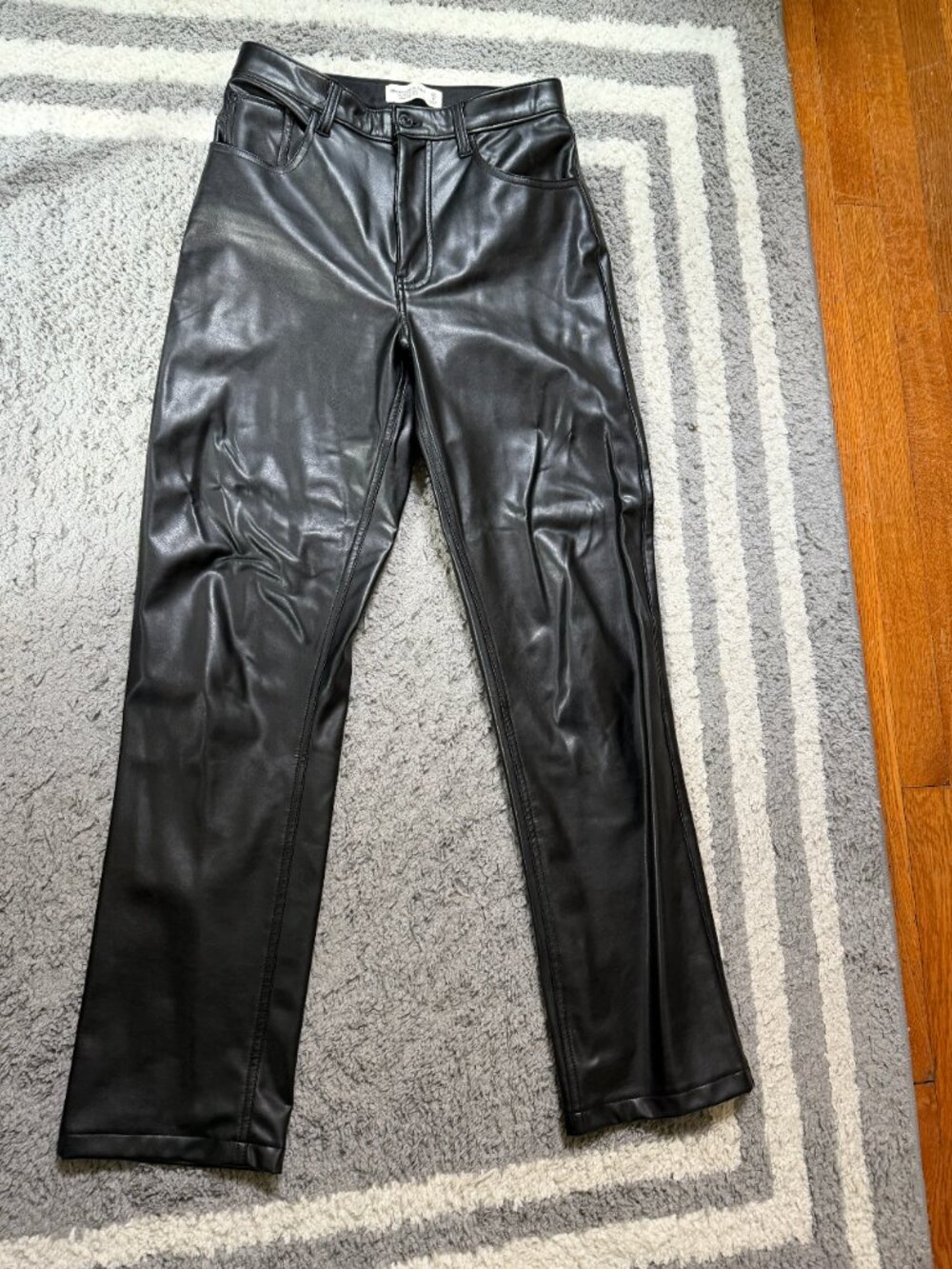 Abercrombie 90s Straight Ultra High Rise Faux Leather Pants Black Size 27 (4)
